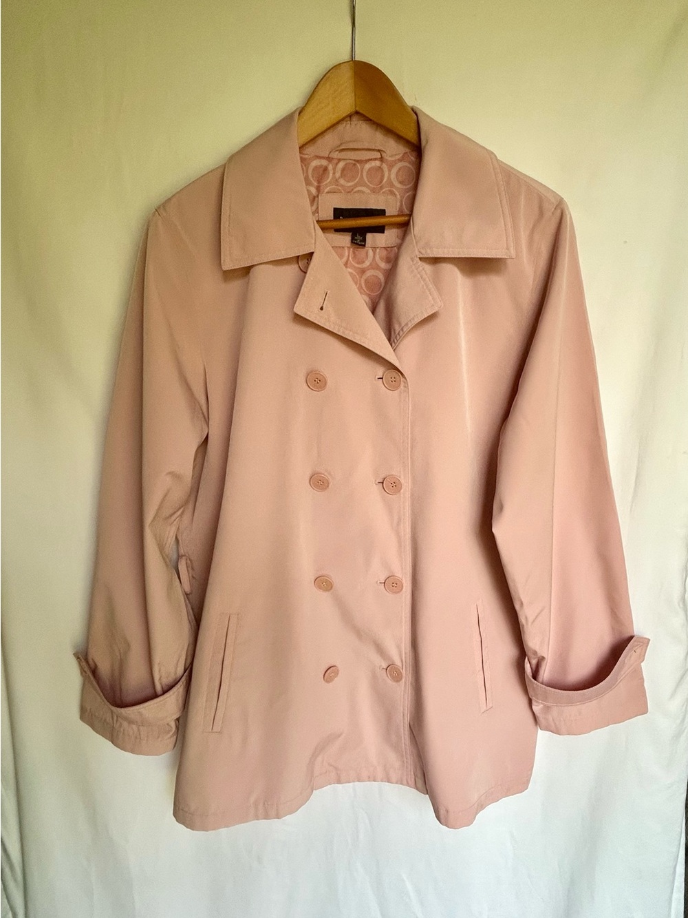 WOMEN’S BLUSH PINK DOUBLE BREASTED TRENCH COAT SIZE L (FITS LIKE AN XL)